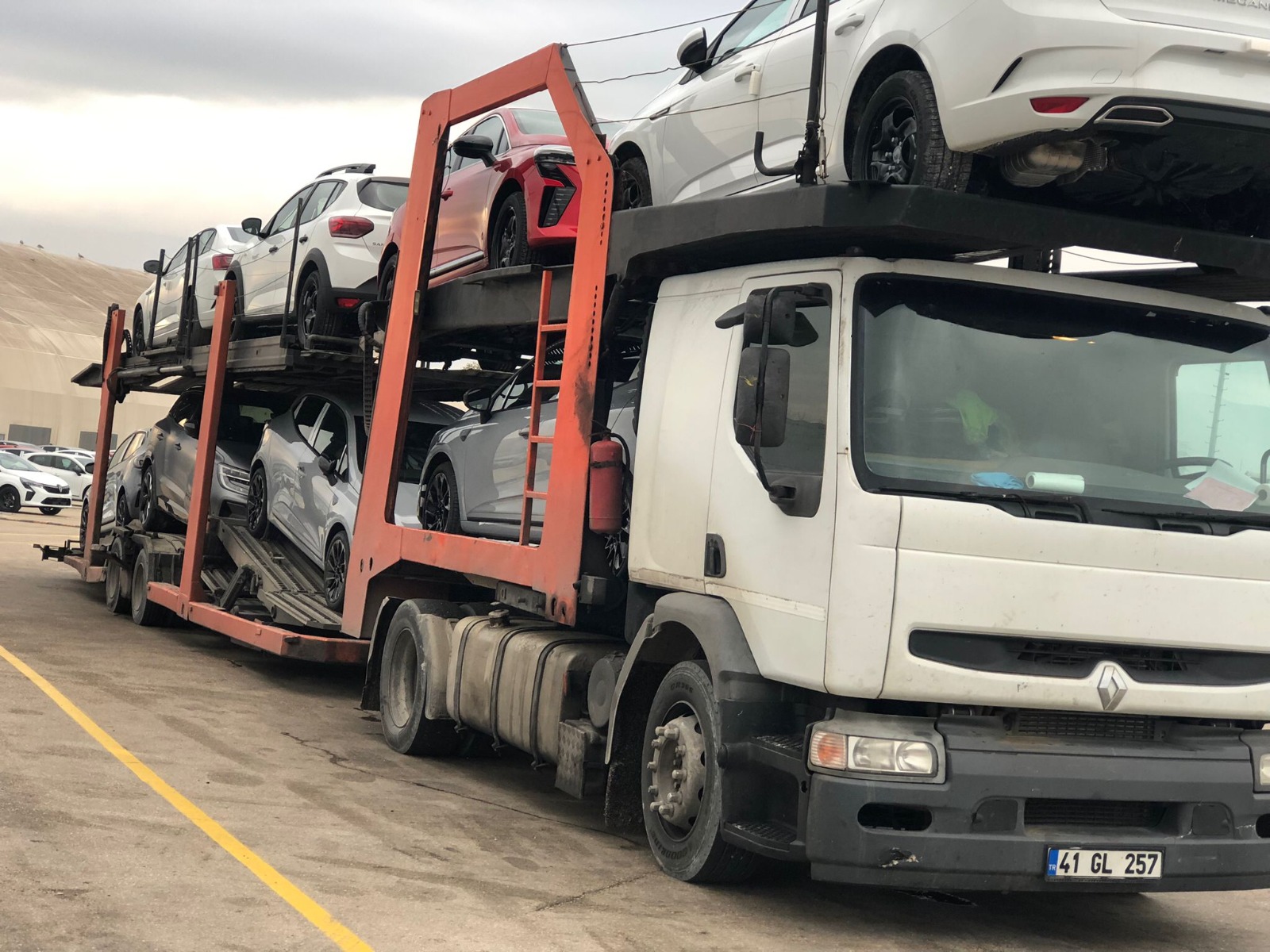 Oto taşıyıcı dorse üretim tesisi